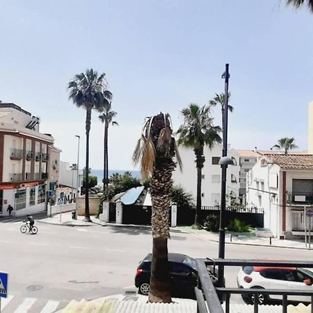 Acogedor Y Luminoso Apartamento Con Vistas Al Mar Lägenhet Rincón de la Victoria Exteriör bild